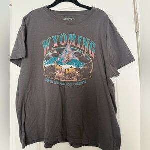 Wyoming graphic tee 🩶